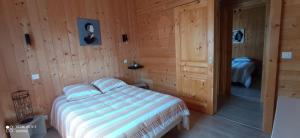 Chalets Chalet sur le lac : photos des chambres