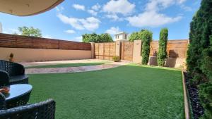 Cypress Garden House