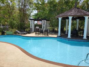 Crystal Cove Oceanfront 2 bedroom Condo