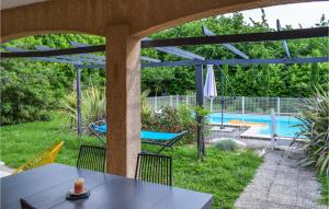 Maisons de vacances Nice Home In Beraut With Outdoor Swimming Pool, Wifi And 4 Bedrooms : Maison de Vacances 4 Chambres