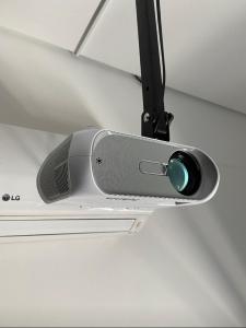 61 Movie Screen, design new Studio w balcony