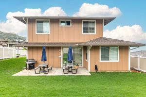 Oahu Perfect Vacation - Million Dollar View, Pool, Near Beach, Sleeps 14