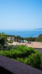 Duplex vue mer avec piscine à Boulouris