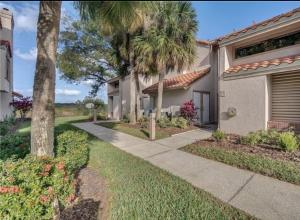 Lakefront Retreat in Winterset
