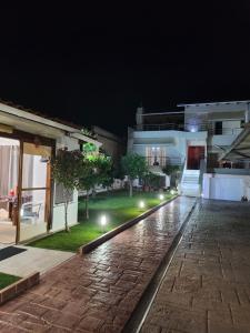 Chris luxury apartment,near Athens Airport!