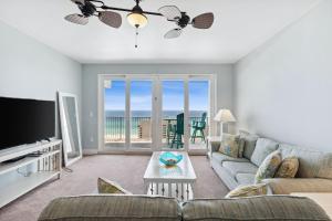Laketown Wharf #1509 by Nautical Properties