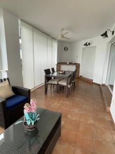 APARTAMENTO DE LUJO EN PLANTA BAJA CON PISCINA EN LA TORRE GoLF RESORT