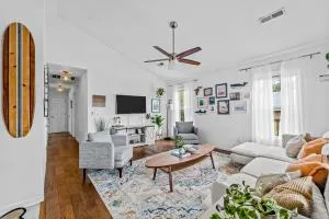 Kevin's Corner - Avalon Bench