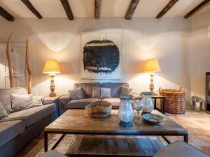 Maisons de vacances Amazing holiday home in Labeaume with private pool : photos des chambres