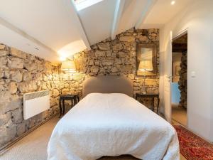 Maisons de vacances Amazing holiday home in Labeaume with private pool : photos des chambres