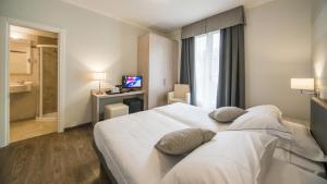 Classic Double or Twin Room room in Hotel Eden Garda