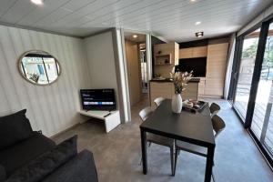 Chalets Cottage - 40 m all comfort with garden : photos des chambres