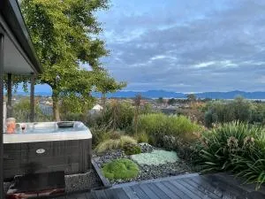 Views over Blenheim - Blenheim Holiday Home - Lower Dashwood