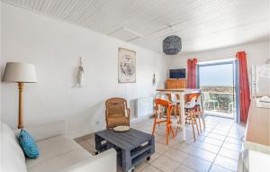 Maisons de vacances Beautiful Home In Noirmoutier En Lile With Wifi And 1 Bedrooms : photos des chambres