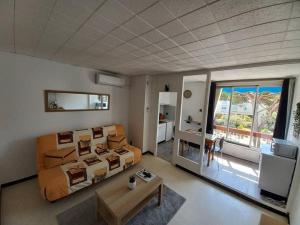 Appartements studio parking prive climatisation plage proche : Studio