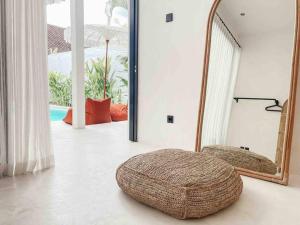 Renovated 2BD Oasis with POOL - CasaEra in Seminyak main hub