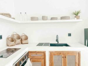 Renovated 2BD Oasis with POOL - CasaEra in Seminyak main hub