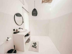 Renovated 2BD Oasis with POOL - CasaEra in Seminyak main hub