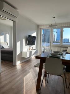 Lux Apartment In The Center, Super View, Wi-Fi - by HIK Apartments