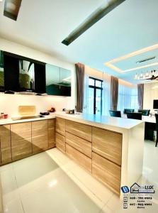 Batu Ferringhi Luxurious Modern Designed 5BR House