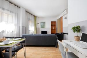 Two-Bedroom Apartment room in Apartments Sata Park Guell Area