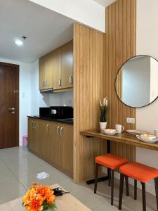 331D Near MOA and Airport Pool View Fast WiFi Balcony