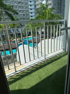331D Near MOA and Airport Pool View Fast WiFi Balcony
