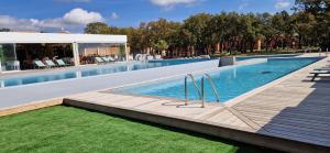 Appart'hotels T2 neuf dans residence avec piscine : photos des chambres