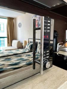 Berlin Golden Beach Romance