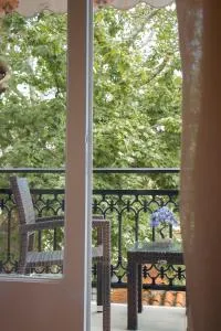 Amaya Pine Studio - Potamia