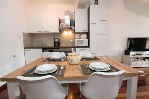 Villa Mascagni Modern Seaview Appartment