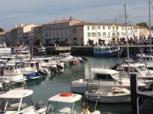 Appartements EOLE, Idealement situe sur le port de St Martin de Re : photos des chambres