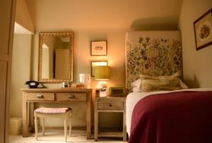 Single Room with Bath room in Scourie Hotel