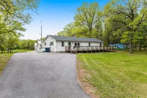 Moe's Vineyard - Cabin - Necedah