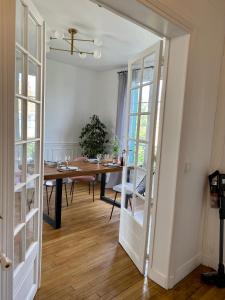 Appartements Cinema prive/ Proche Paris/Orly : photos des chambres