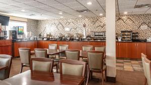 Service Plus Inns and Suites Calgary