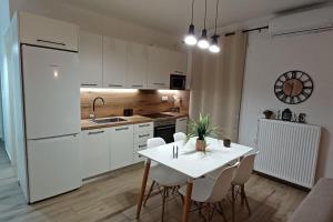 Garden Seaview Luxury Apartment with private parking