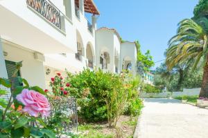 Vassilis Paradise Garden Aparthotel