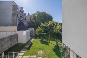 Central location with garden & equipped kitchen