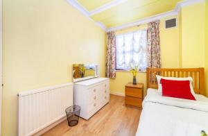 Remarkable 3-Bedroom Apartment in London