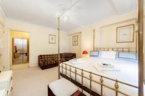 Remarkable 3-Bedroom Apartment in London