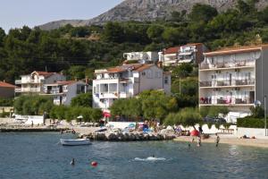 Apartment Vesna near beach with the balcony