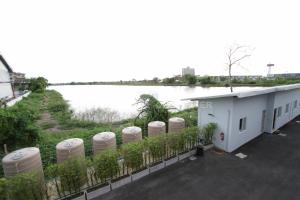 Eazy Motel B.a.n.g.n.a