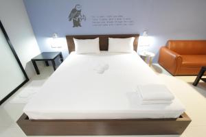 Eazy Motel B.a.n.g.n.a