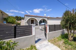 Fotinis Apartments by the Sea