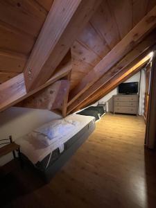 Chalets Chalet with mountainview : photos des chambres