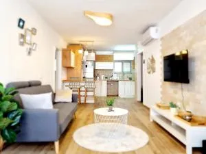 "In the heart of Acre" from Shneider Apartments - Shamerat