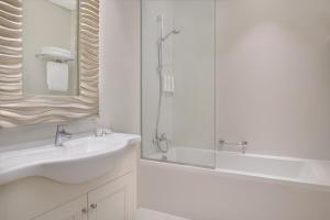 One Bedroom Suite with Community View and Shuttle Bus to JBR Beach and various shopping malls  room in Maisan Hotel