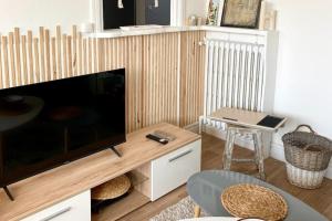 Appartements Joli T2 en centre-ville Lorient avec balcon cosy : photos des chambres