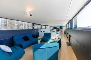 Péniche de prestige à Namur avec vue sur la Citadelle - A lAbordage - By Voyages Copine